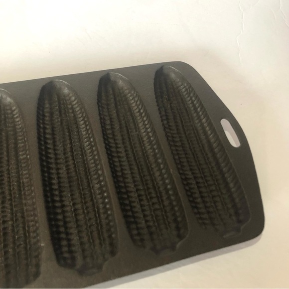 Vintage Cast Iron Lodge Corn Stick Cornbread Pan - Picture 1 of 6
